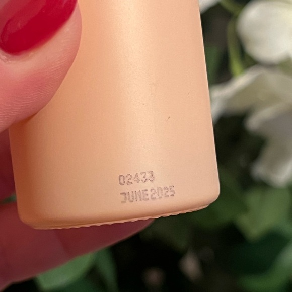 EIGHT SAINTS • SEEKING C • VITAMIN C SERUM - Picture 2 of 2